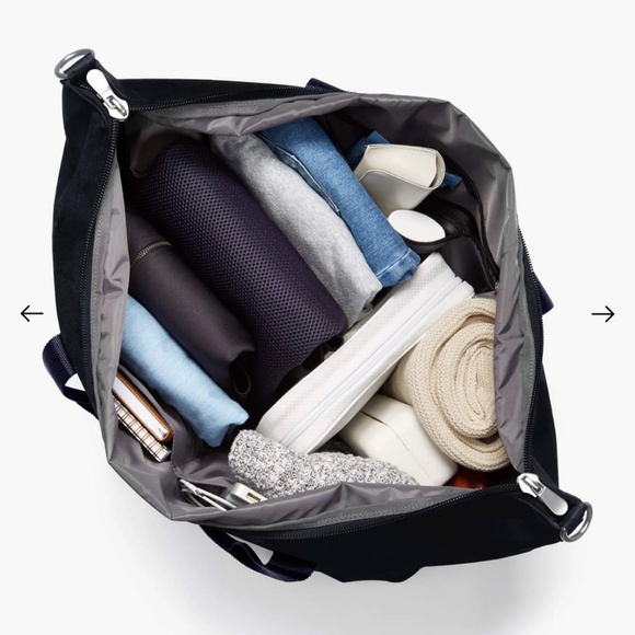 Lo & Sons Catalina Deluxe Travel Bag in Deep Navy with Desert Horse Park Logos - Picture 5 of 6